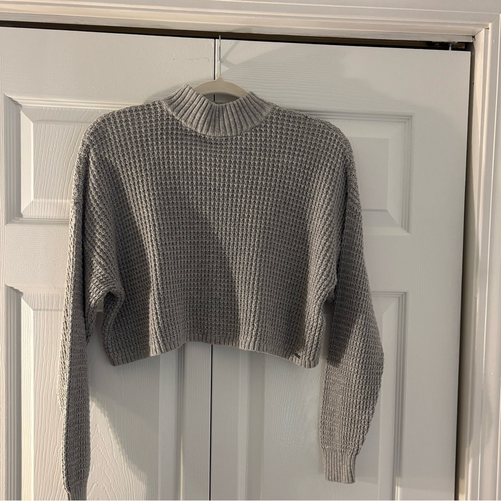 Hollister Gray Waffle Sweater size S